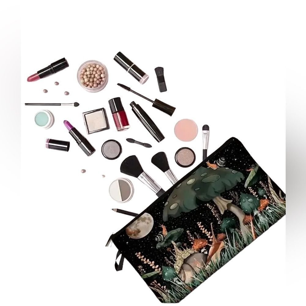 MAGICAL MUSHROOM COSMETICS BAG - Picture 2 of 3
